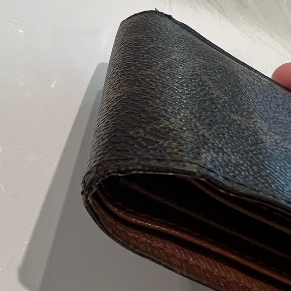 AUTHENTIC LOUIS VUITTON MONOGRAM MARCO WALLET - Picture 5 of 17